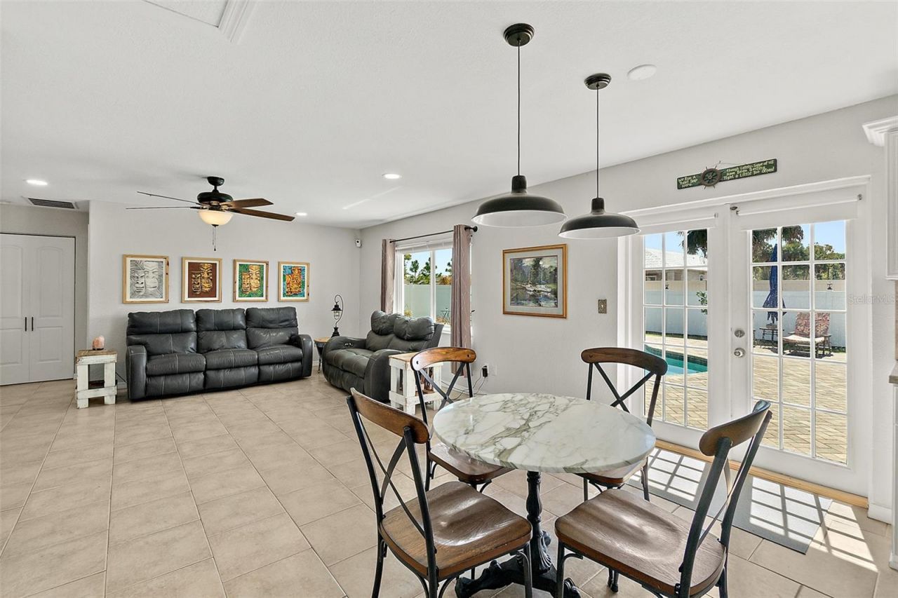 589 Clairmont Lane, South Daytona, FL 32119 Photo