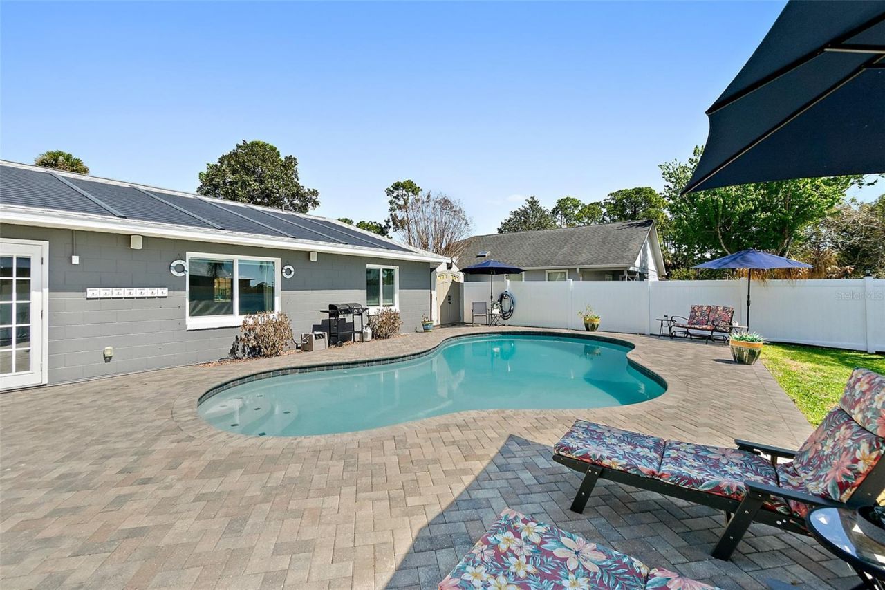 589 Clairmont Lane, South Daytona, FL 32119 Photo