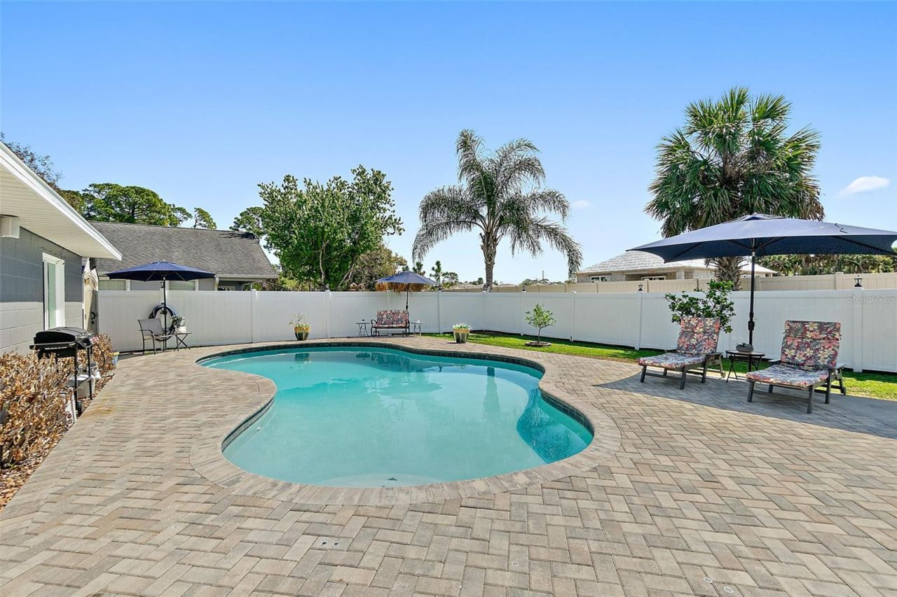 589 Clairmont Lane, South Daytona, FL 32119 Photo
