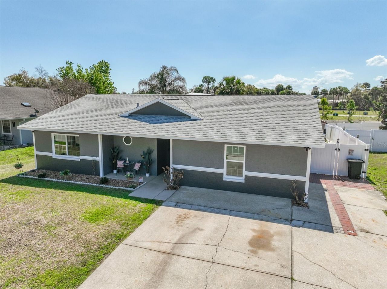 589 Clairmont Lane, South Daytona, FL 32119 Photo