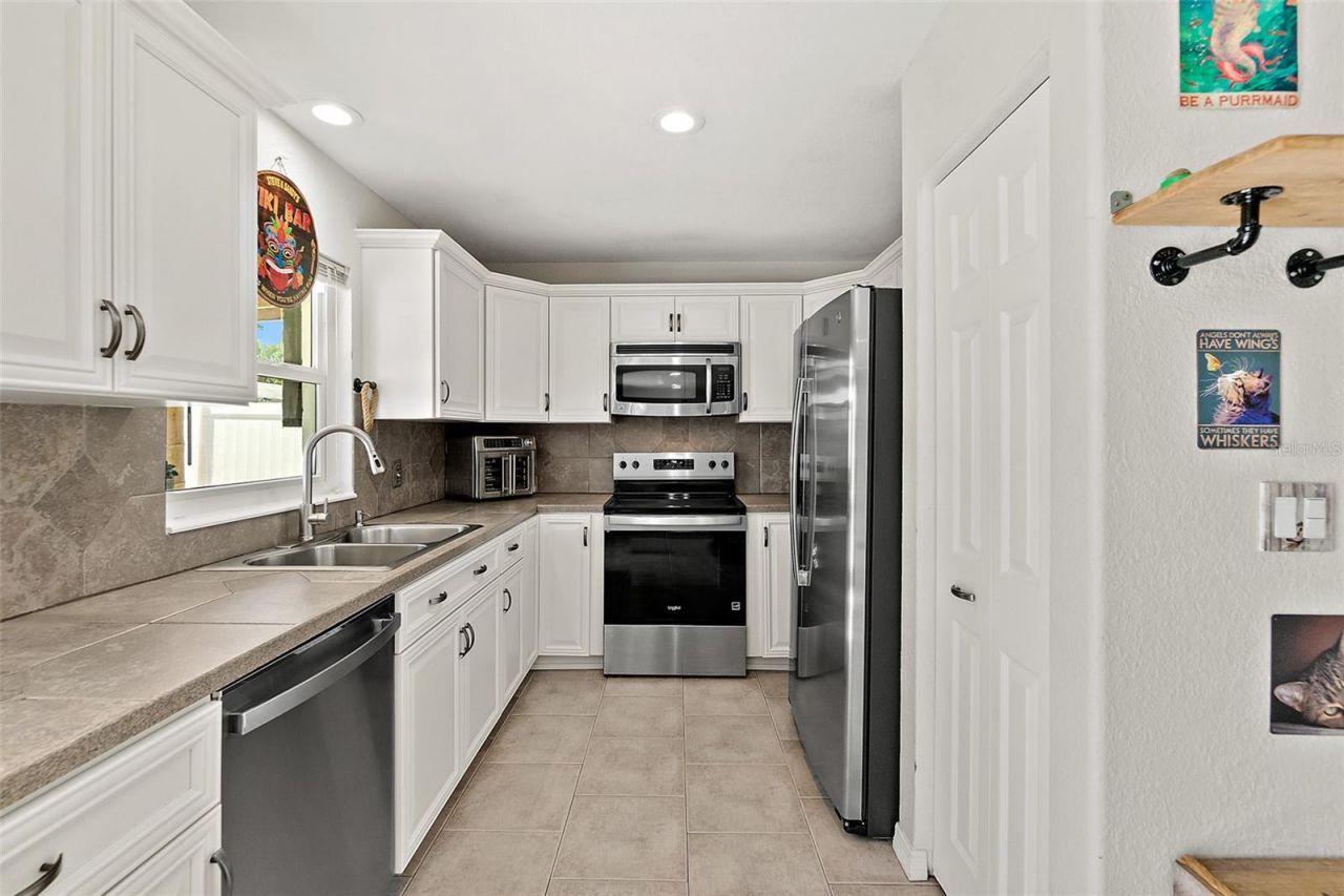 589 Clairmont Lane, South Daytona, FL 32119 Photo