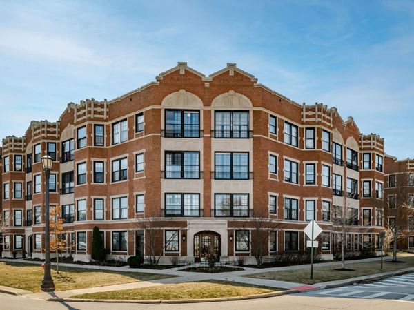 620 Sheridan Square , Unit 1, Evanston, IL 60202