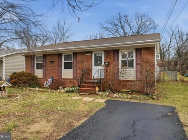 320 OPEQUON AVENUE , WINCHESTER, VA 22601