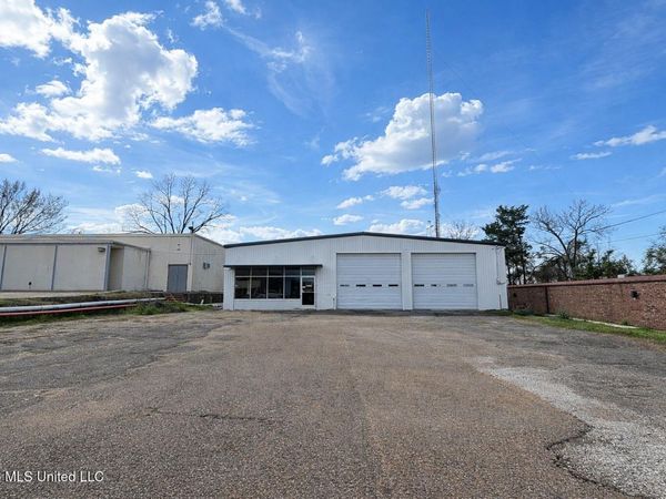 1904 Washington Street, Vicksburg, MS 39180