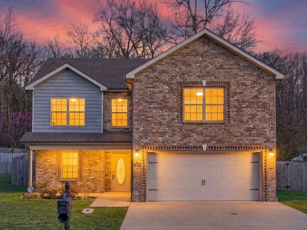 1193 Gentry Dr , Clarksville, TN 37043