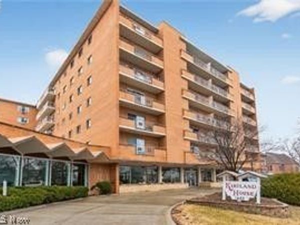 1480 Warren Road, Unit 604, Lakewood, OH 44107
