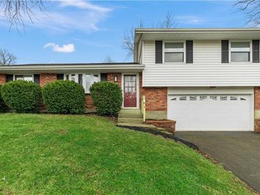 722 Little John Court, Miamisburg, OH 45342