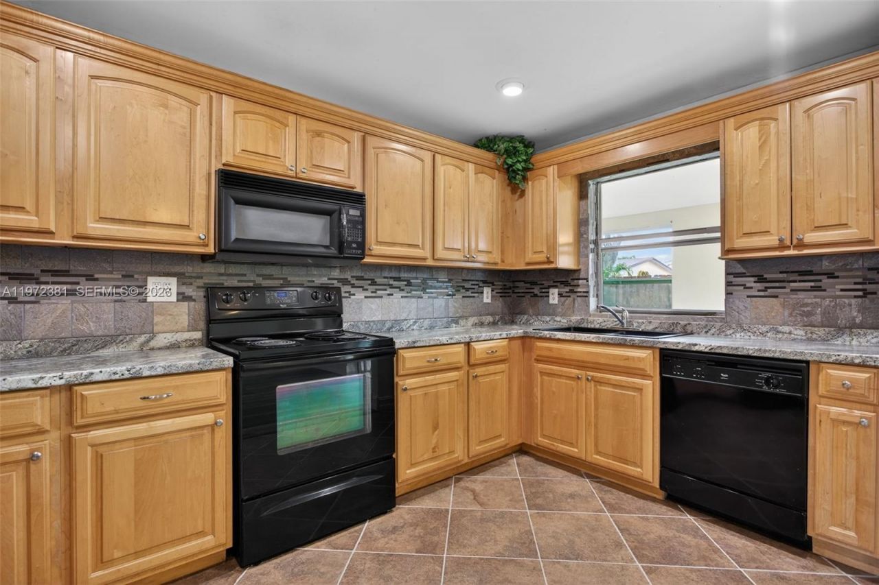 6533 NW 1st St, Margate, FL 33063 Photo