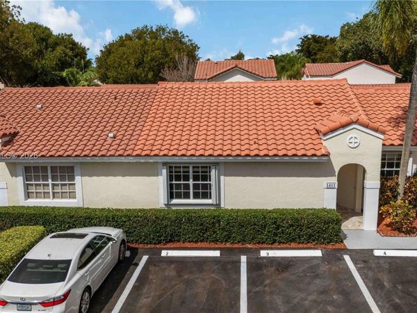 1411 Cottonwood Cir, Weston, FL 33326