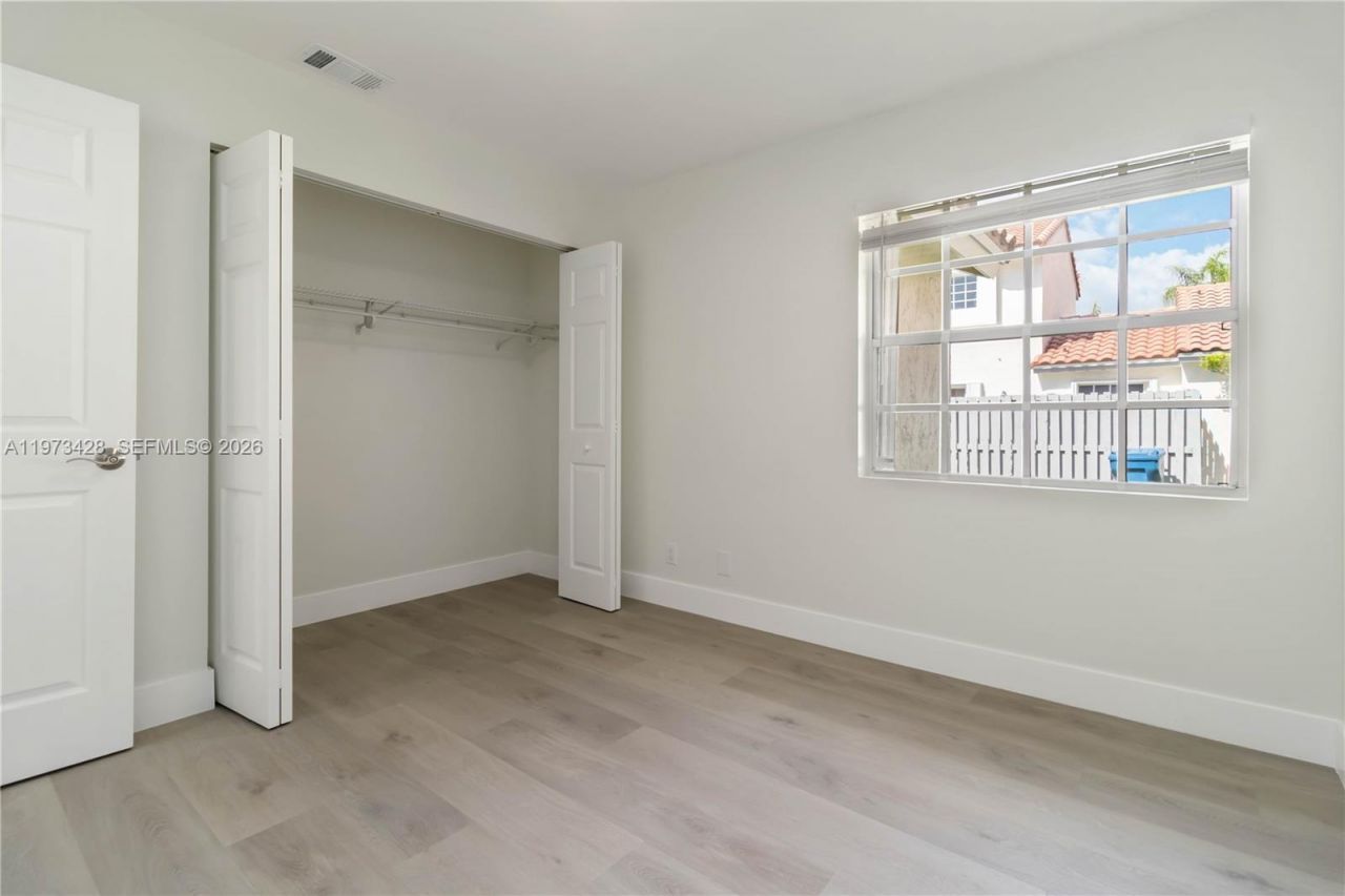 1411 Cottonwood Cir, Weston, FL 33326 Photo