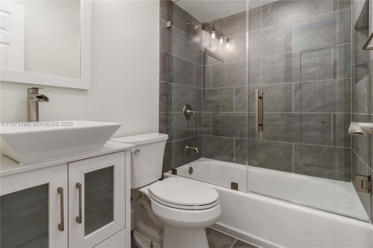 1411 Cottonwood Cir, Weston, FL 33326 Photo