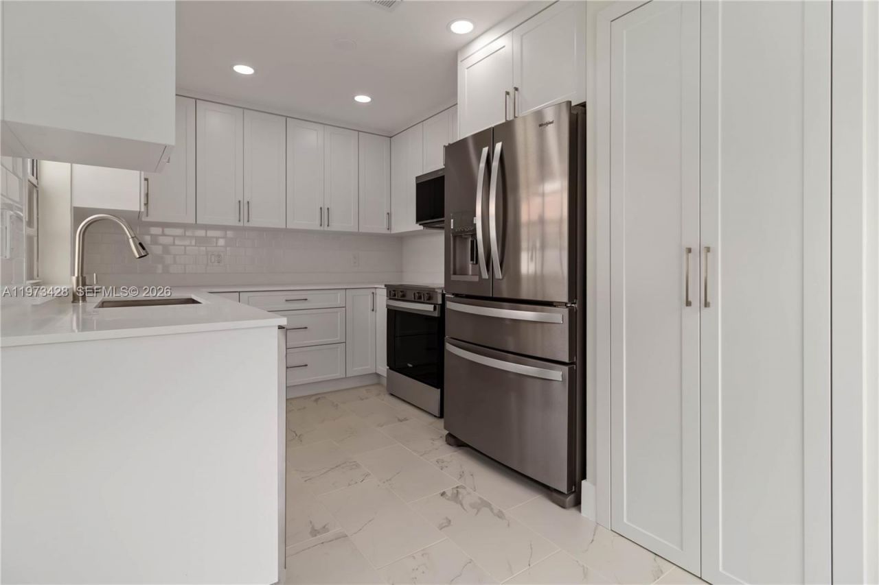 1411 Cottonwood Cir, Weston, FL 33326 Photo