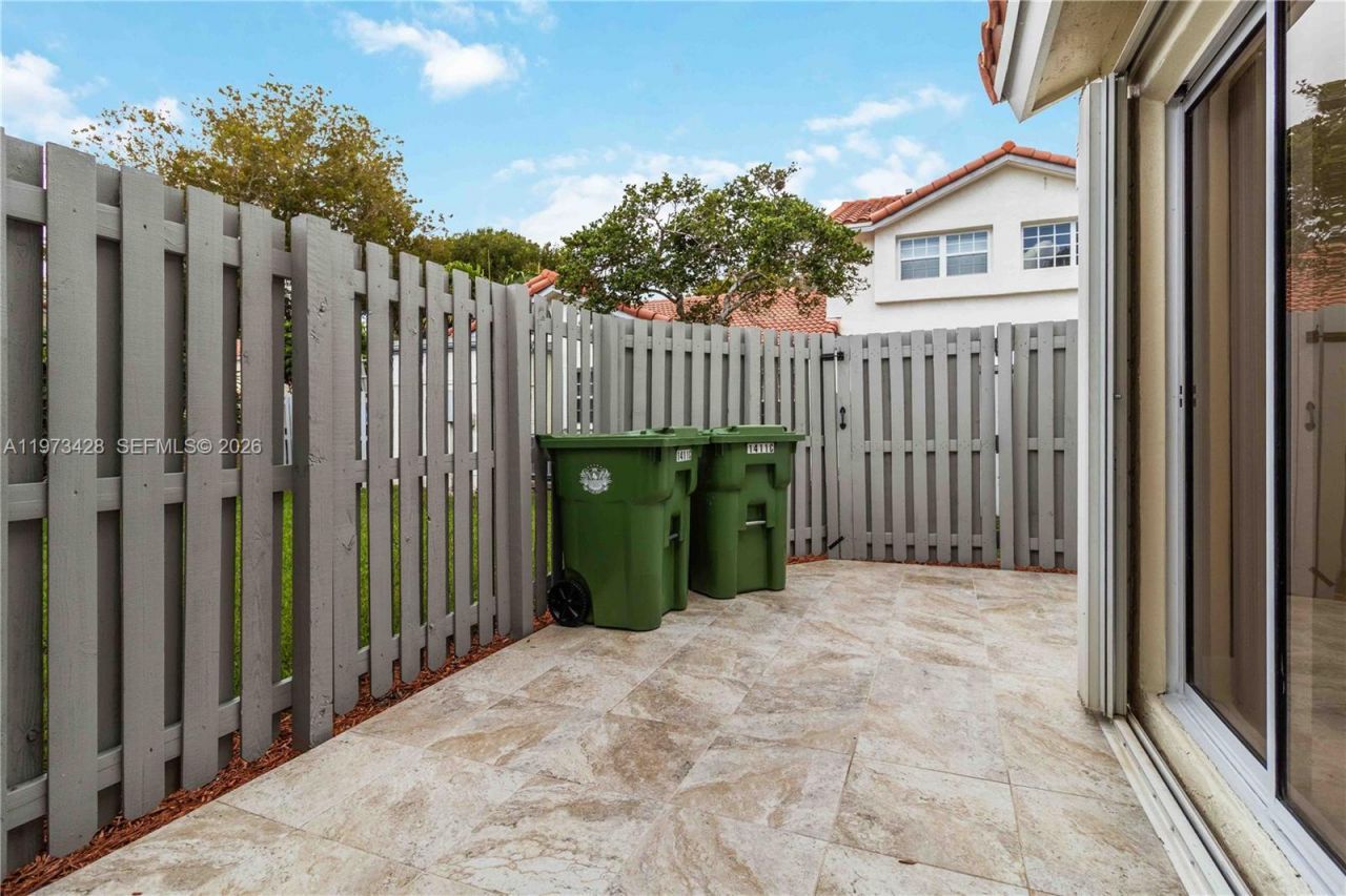 1411 Cottonwood Cir, Weston, FL 33326 Photo