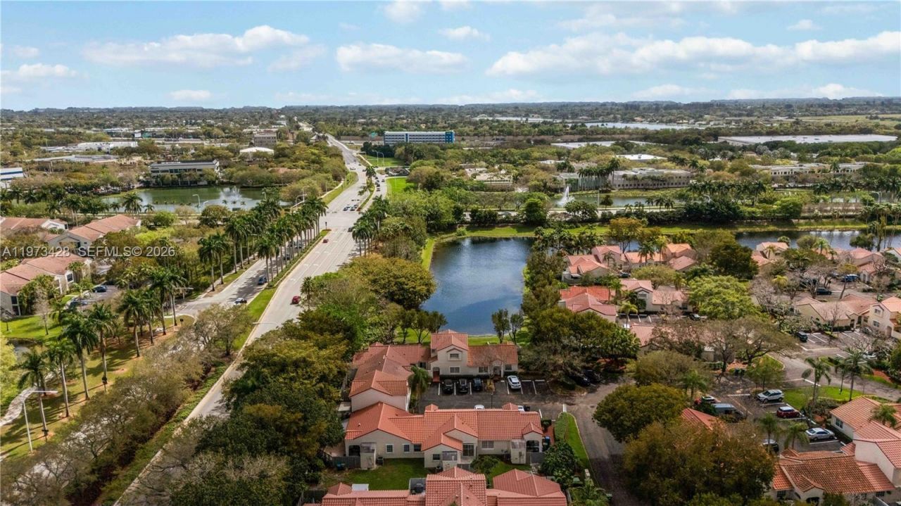 1411 Cottonwood Cir, Weston, FL 33326 Photo