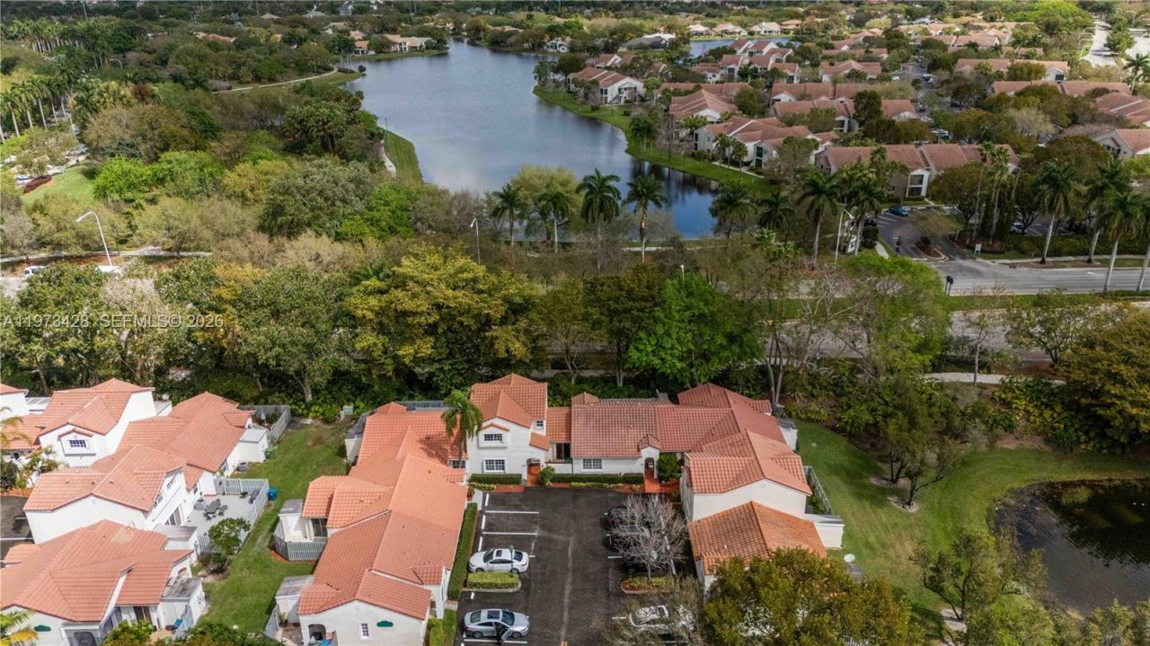 1411 Cottonwood Cir, Weston, FL 33326 Photo