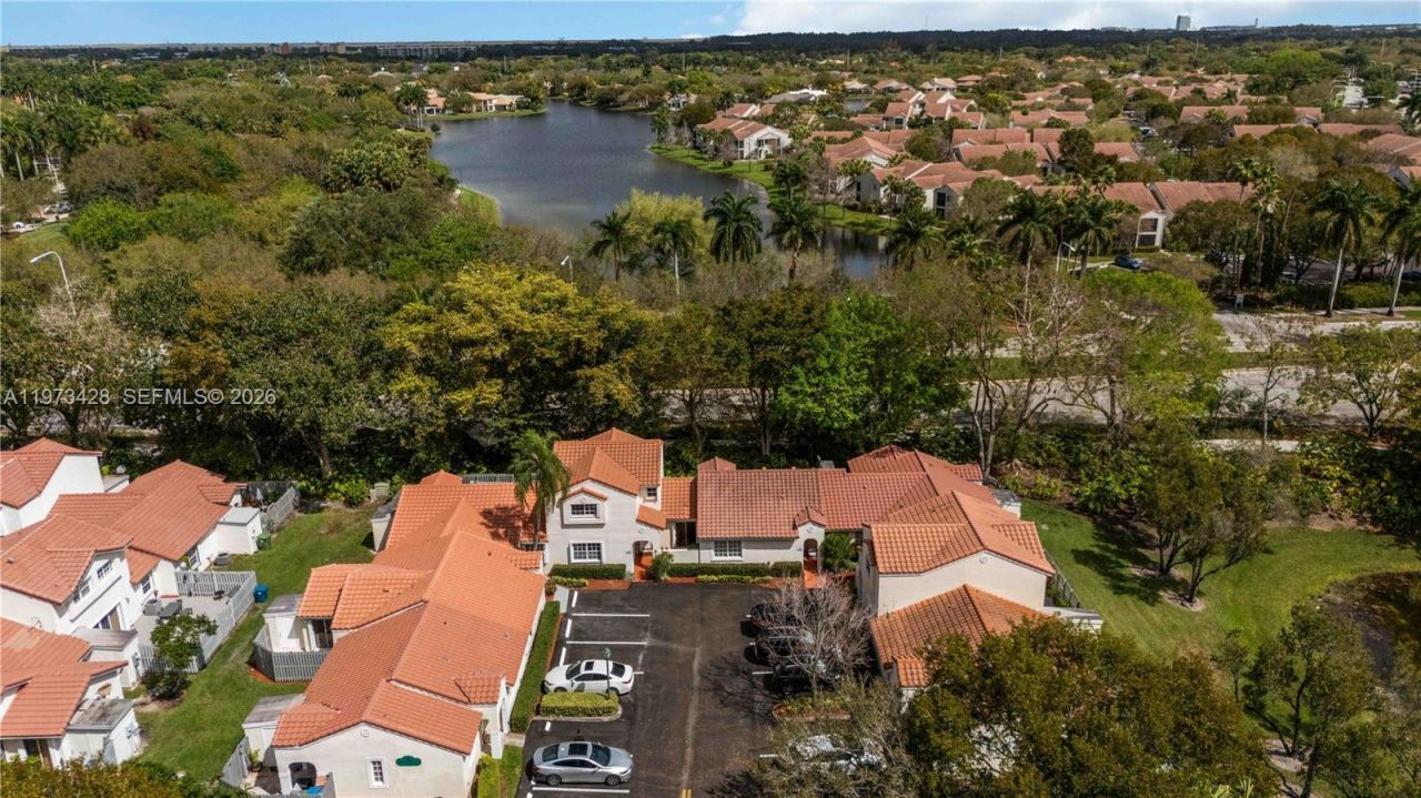 1411 Cottonwood Cir, Weston, FL 33326 Photo