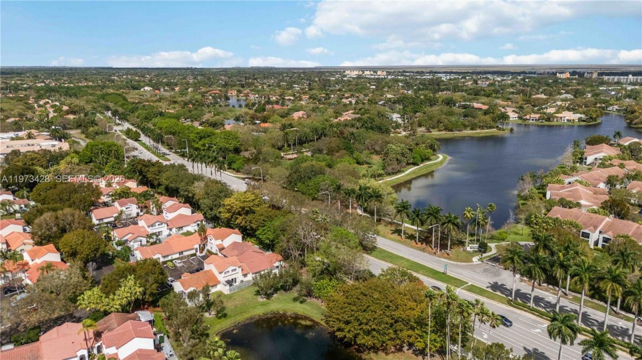 1411 Cottonwood Cir, Weston, FL 33326 Photo