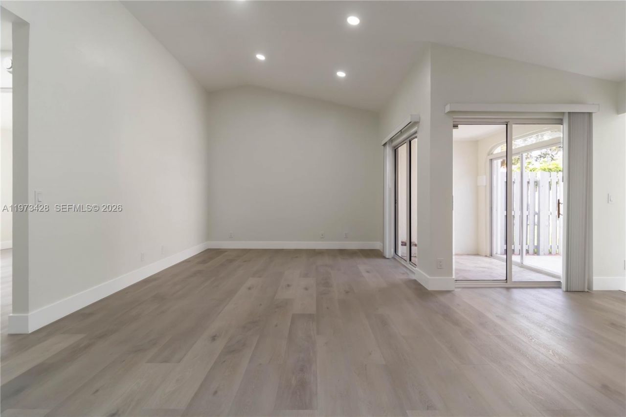 1411 Cottonwood Cir, Weston, FL 33326 Photo