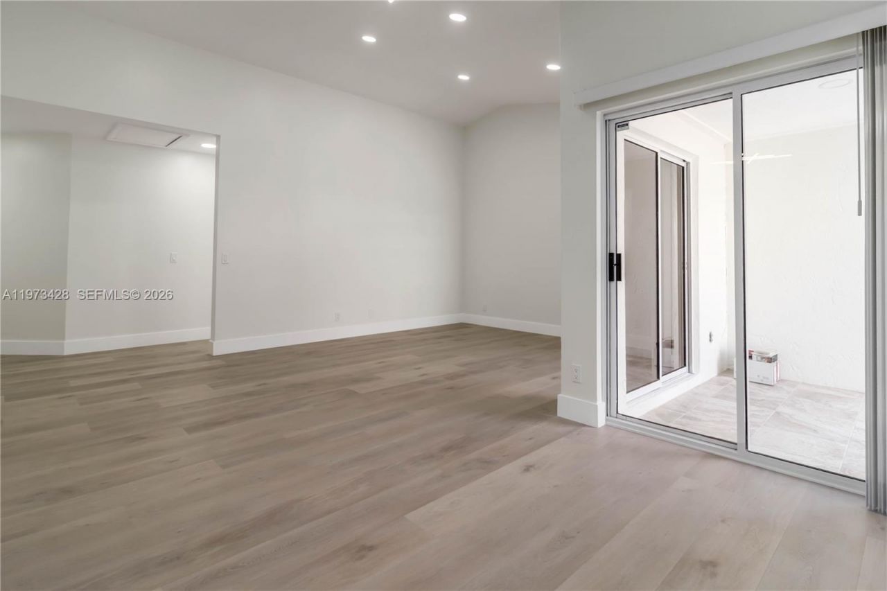 1411 Cottonwood Cir, Weston, FL 33326 Photo