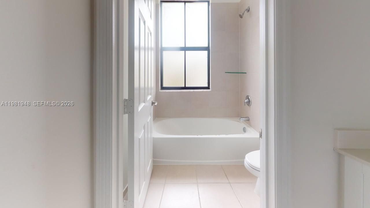 11035 W 35th Way , Unit 11035, Hialeah, FL 33018 Photo