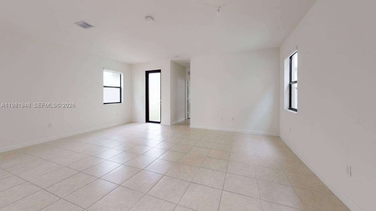 11035 W 35th Way , Unit 11035, Hialeah, FL 33018 Photo