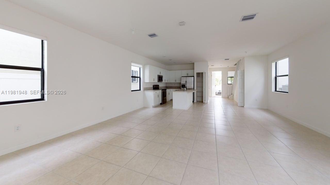 11035 W 35th Way , Unit 11035, Hialeah, FL 33018 Photo