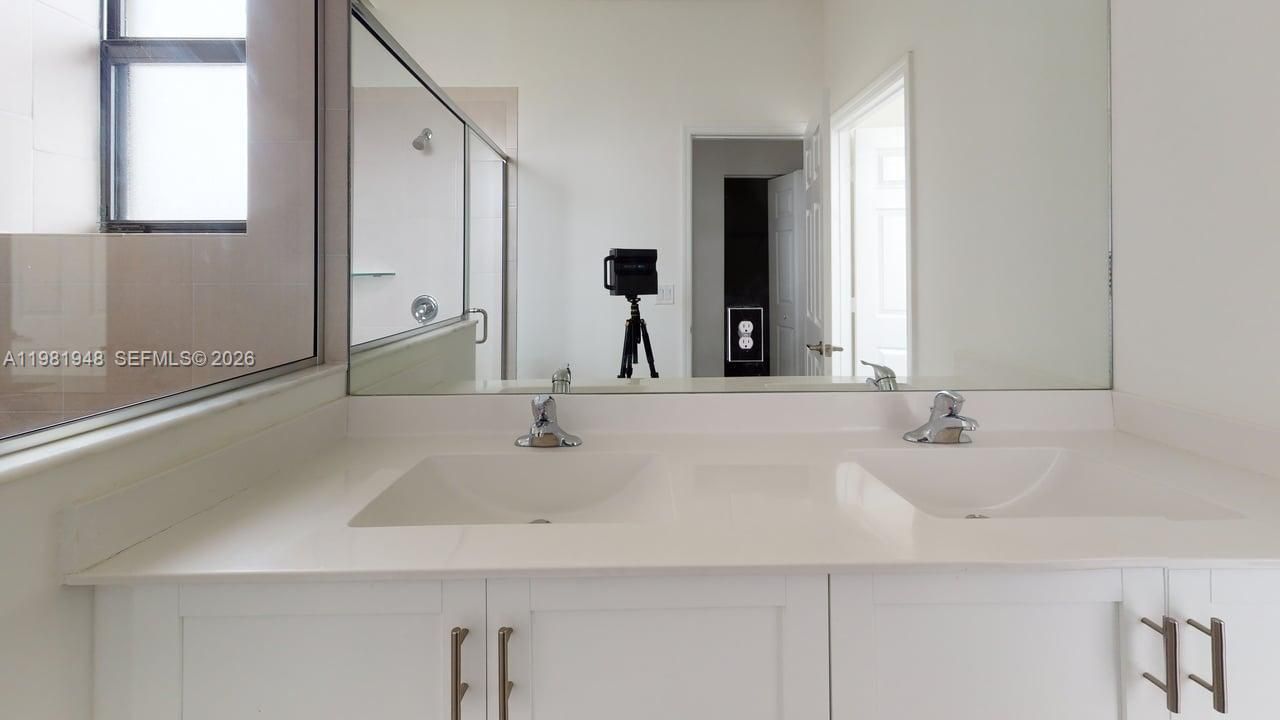 11035 W 35th Way , Unit 11035, Hialeah, FL 33018 Photo