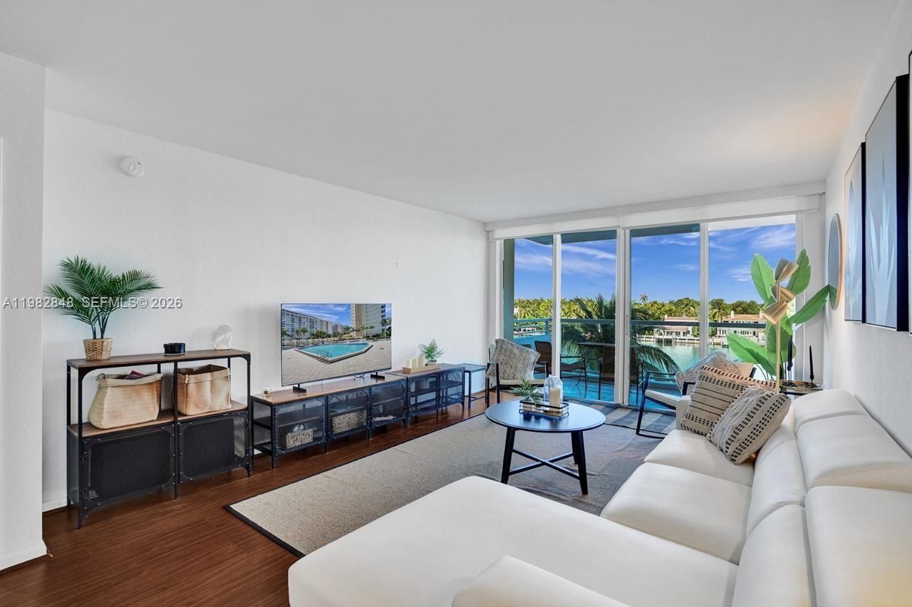 5600 Collins Ave , Unit 5R, Miami Beach, FL 33140 Photo