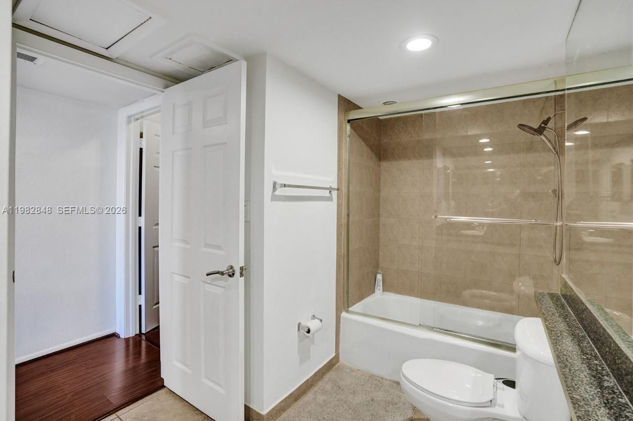 5600 Collins Ave , Unit 5R, Miami Beach, FL 33140 Photo