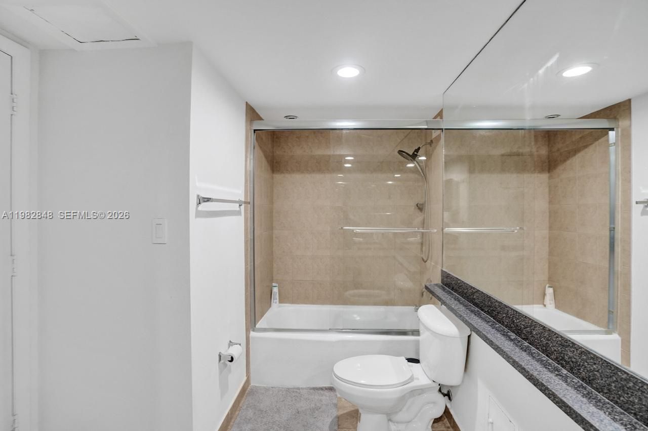 5600 Collins Ave , Unit 5R, Miami Beach, FL 33140 Photo