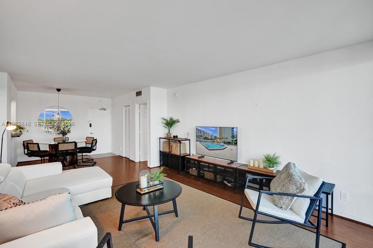 5600 Collins Ave , Unit 5R, Miami Beach, FL 33140 Photo