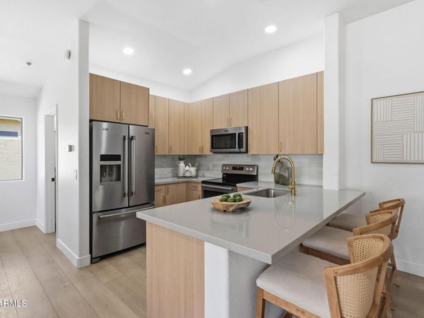 17150 N 23RD Street, Unit 215, Phoenix, AZ 85022