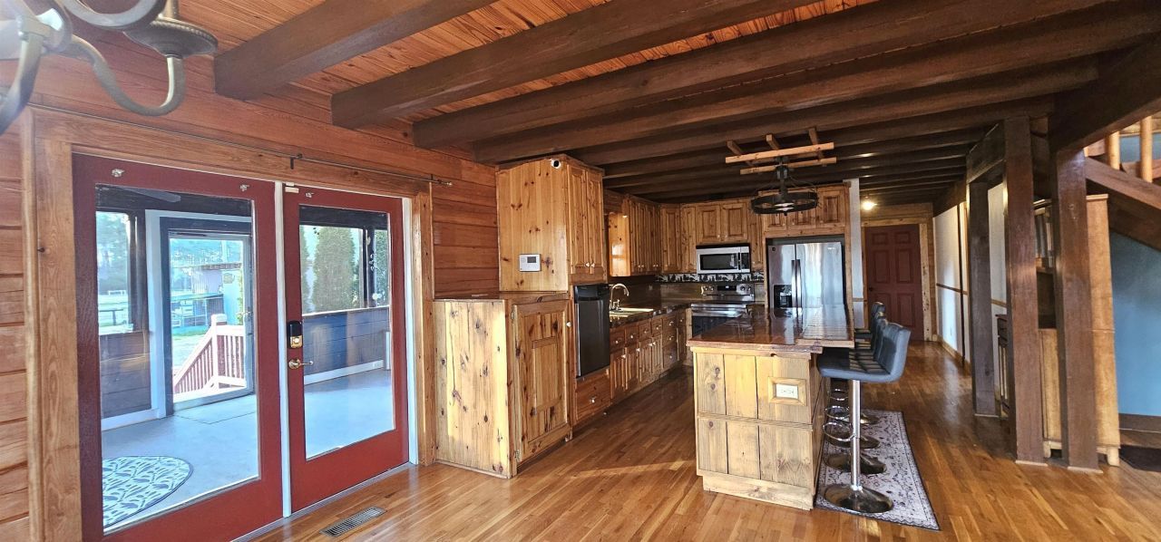 181 Halfway Rd. Photo 6