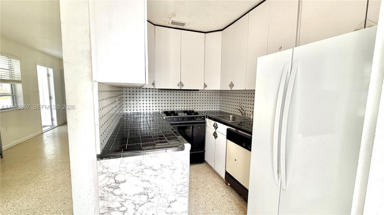 250 E 60th St, Hialeah, FL 33013 Photo