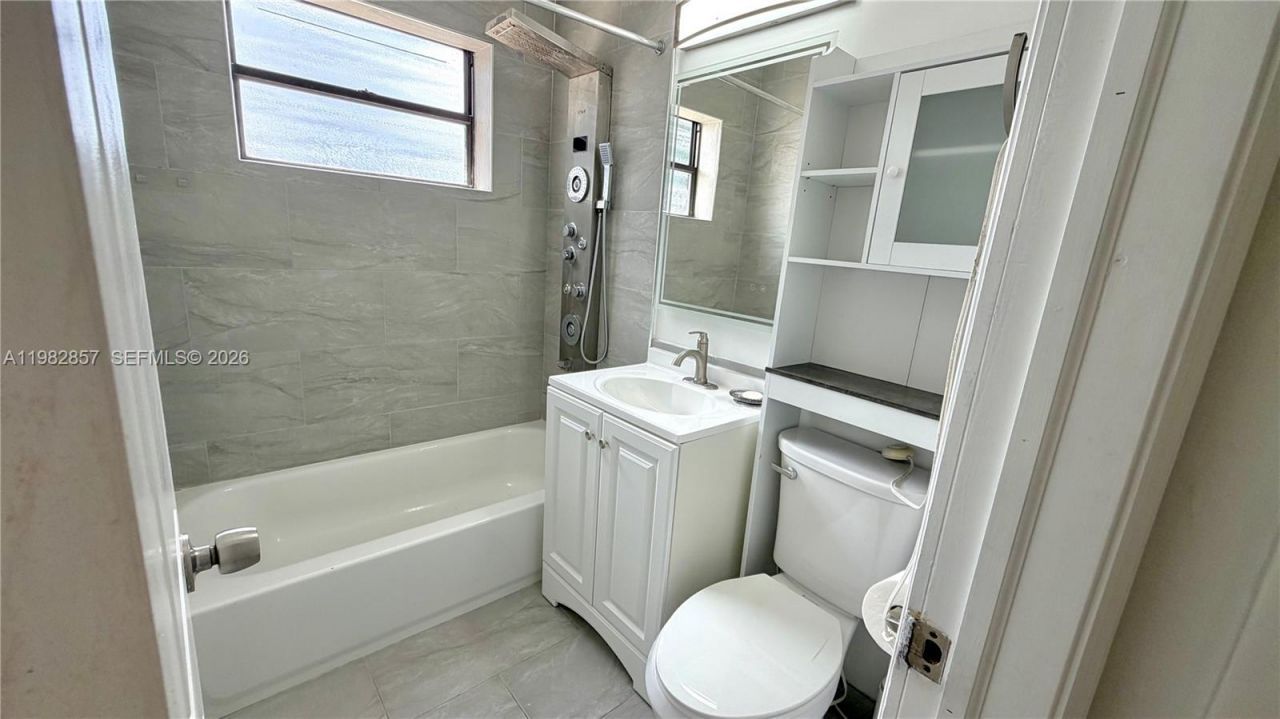 250 E 60th St, Hialeah, FL 33013 Photo