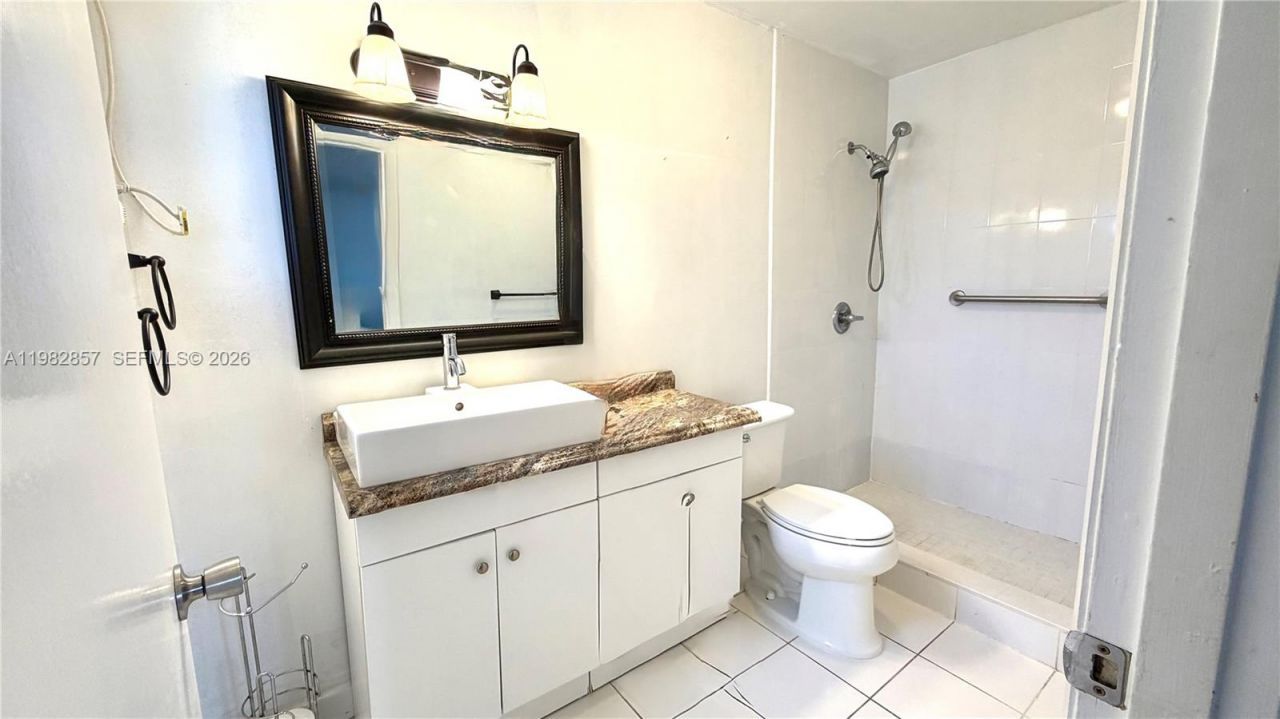 250 E 60th St, Hialeah, FL 33013 Photo