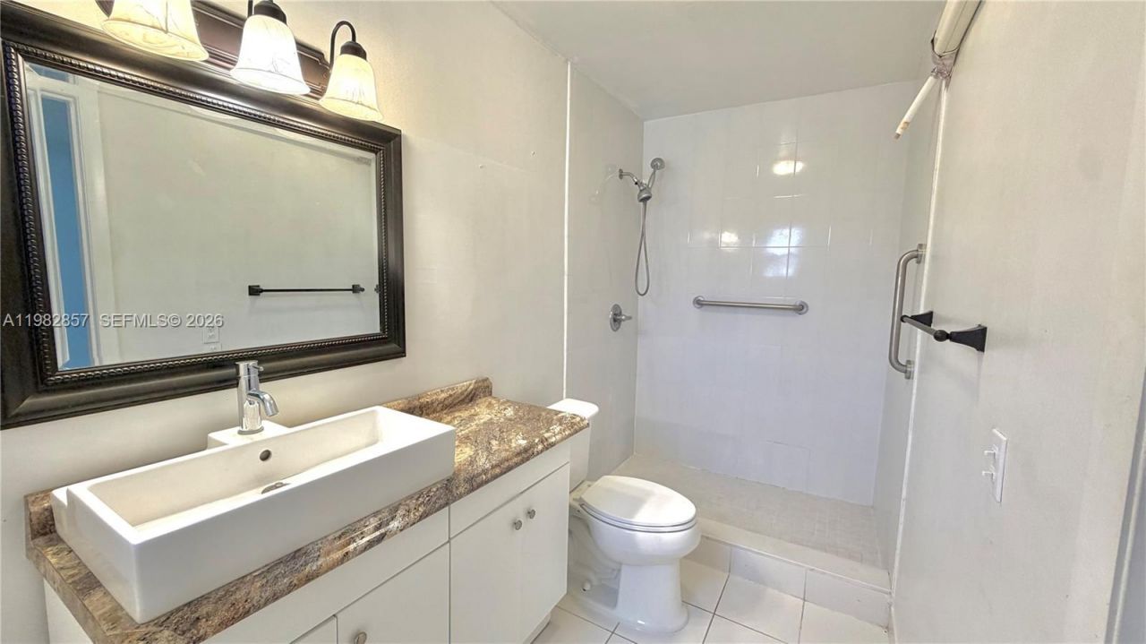 250 E 60th St, Hialeah, FL 33013 Photo