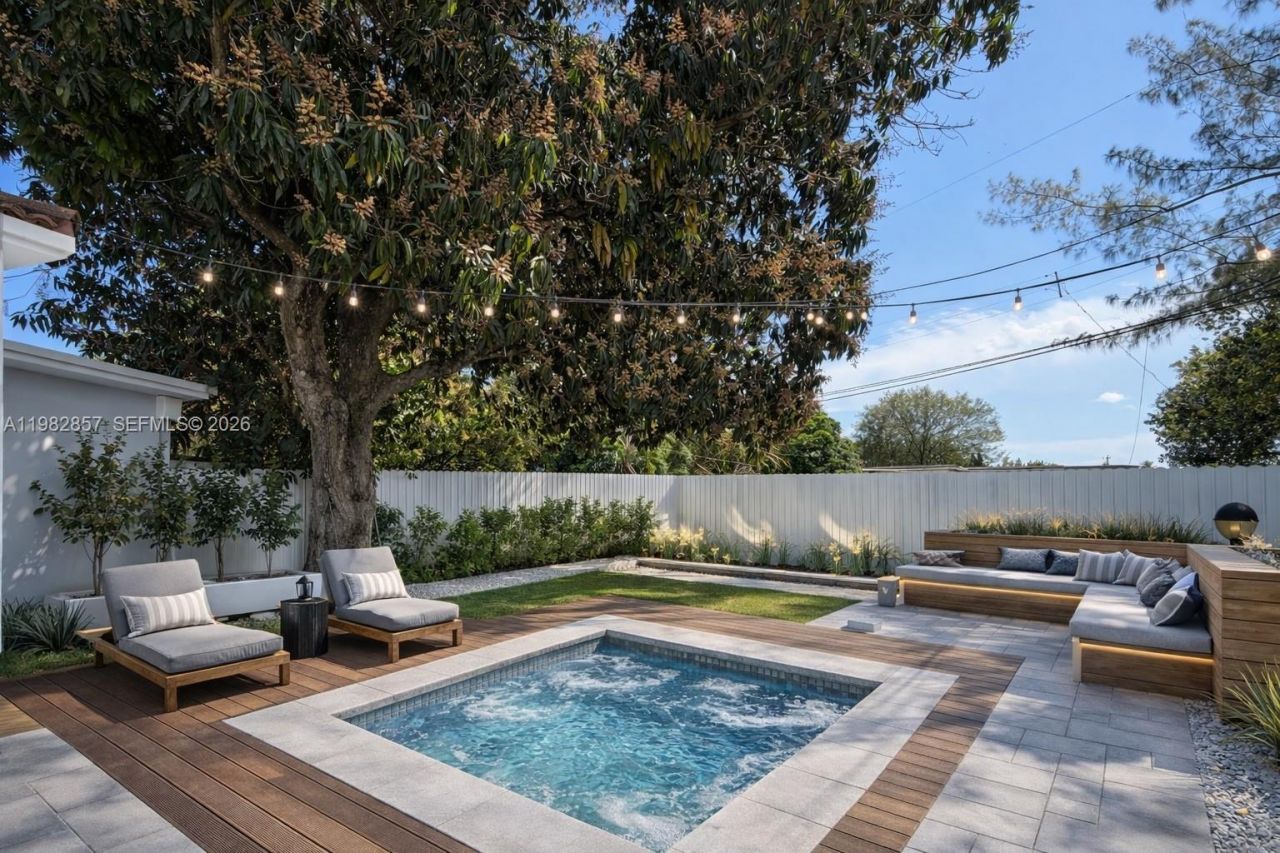 250 E 60th St, Hialeah, FL 33013 Photo