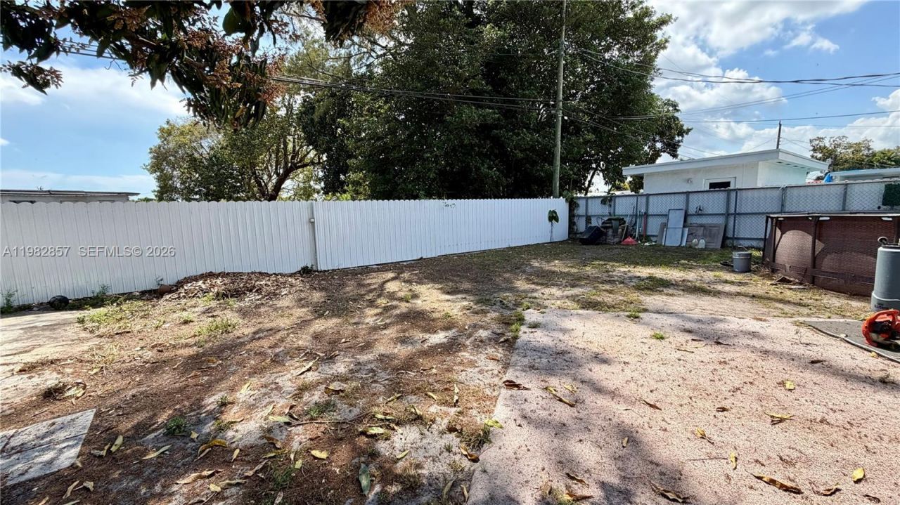 250 E 60th St, Hialeah, FL 33013 Photo