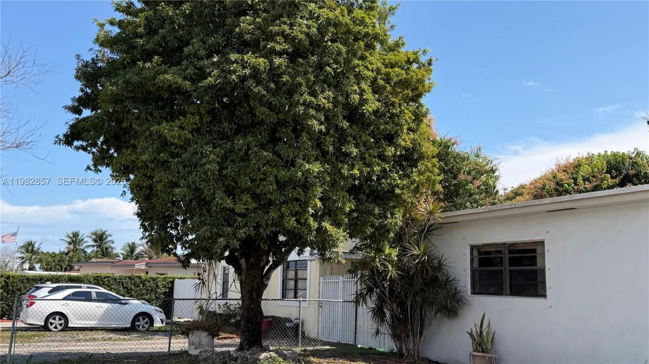 250 E 60th St, Hialeah, FL 33013 Photo