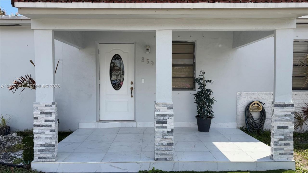 250 E 60th St, Hialeah, FL 33013 Photo