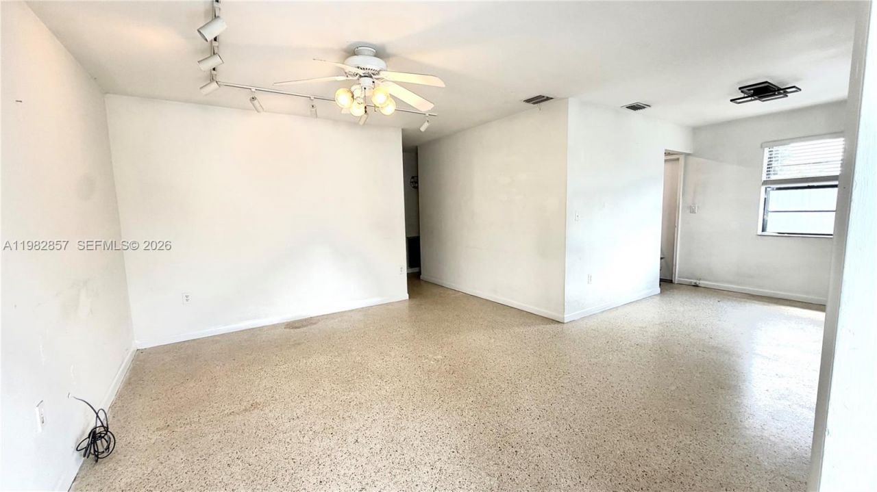 250 E 60th St, Hialeah, FL 33013 Photo