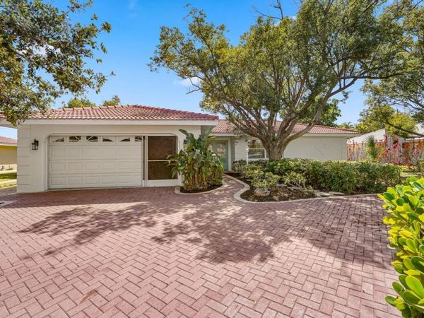 216 MATISSE CIRCLE N, NOKOMIS, FL 34275