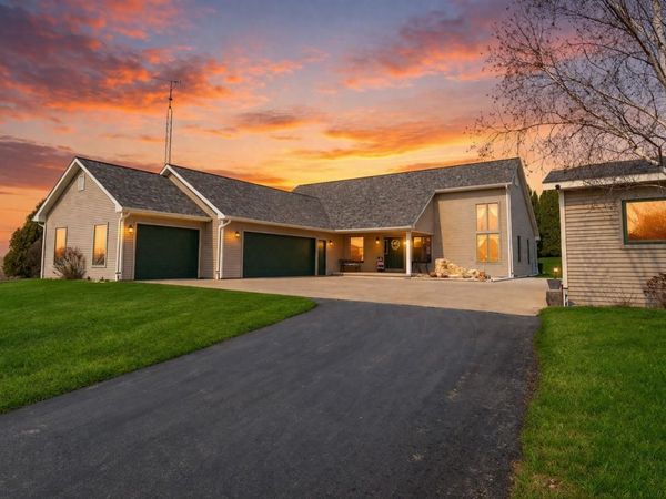 207 W 2nd Street, Friesland, WI 53935