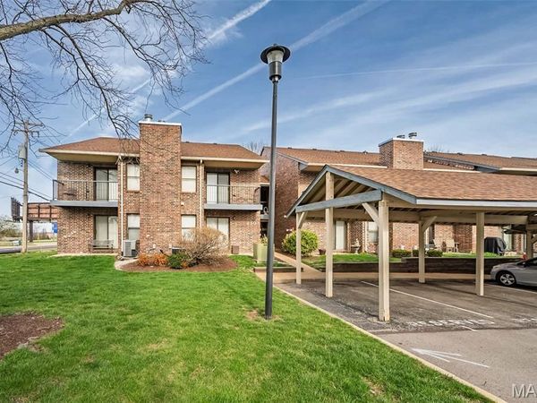 2303 Kratky Road , Unit B, St Louis, MO 63114