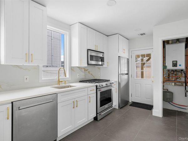 36 Kildare Road, Island Park, NY 11558