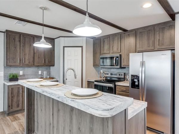 175 Cedar Drive, Azle, TX 76020