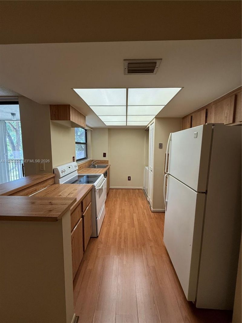 6800 Cypress Rd, Unit 305, Plantation, FL 33317 Photo
