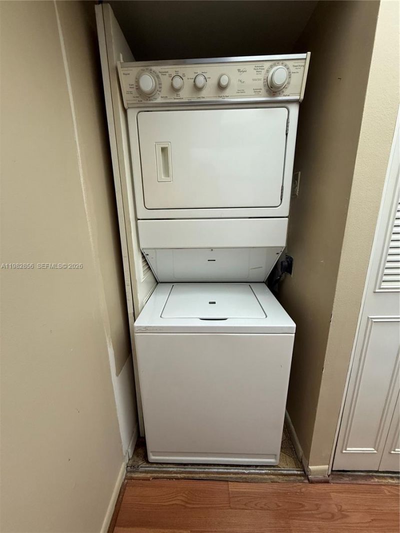 6800 Cypress Rd, Unit 305, Plantation, FL 33317 Photo