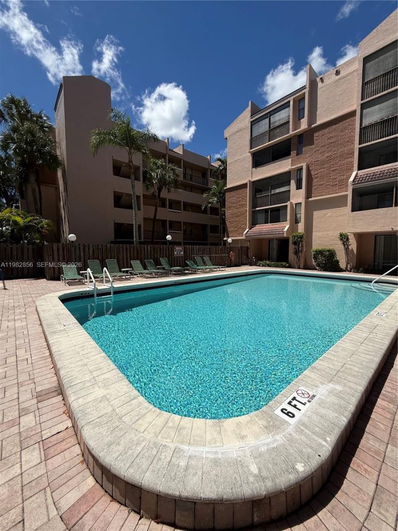 6800 Cypress Rd, Unit 305, Plantation, FL 33317 Photo